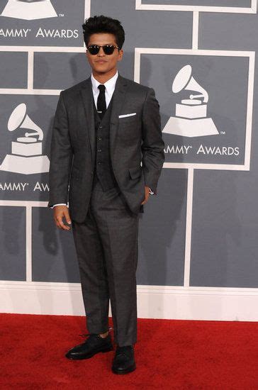 Bruno Mars | Grammy awards, Grammy, Nice dresses