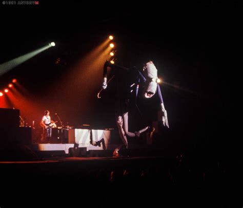 Pink Floyd – The Wall Earls Court 17 June 1981 - Pink Floyd - A ...