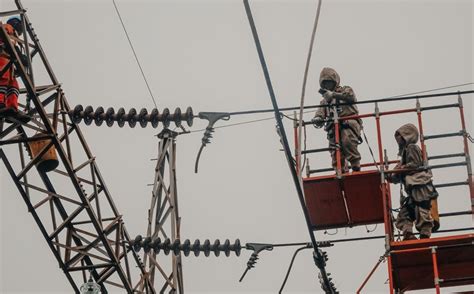 PLN Perbaiki Gardu Induk Buduran Tanpa Padamkan Aliran Listrik - Suara ...