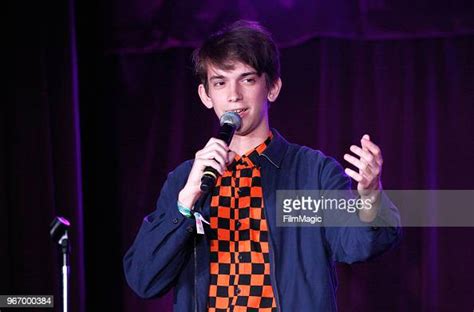 Andrew Dismukes (SNL) Height, Looks Like, EArs, Net Worth, Instagram - ABTC