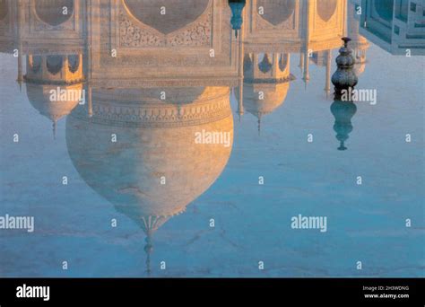 Reflection of the Taj Mahal Stock Photo - Alamy