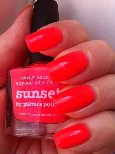 Nail Polish Junkie: piCture pOlish sunset & violet femme