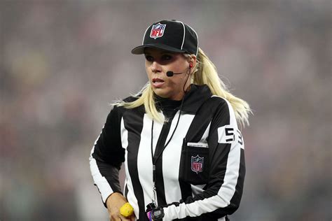 How many female referees are there in the NFL in the 2022 season?