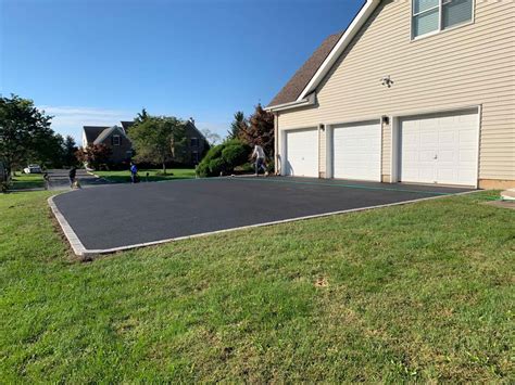 Asphalt Driveway Contractors in Babylon Village