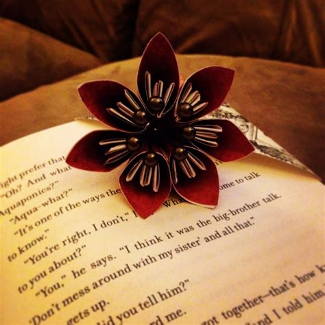 Do it yourself. It is an origami flower bookmark. | Flower bookmark ...