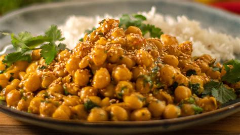 Curried Chickpeas - Easy Meals with Video Recipes by Chef Joel Mielle - RECIPE30