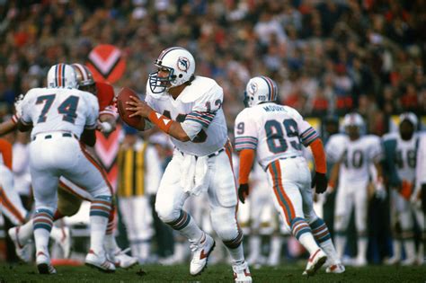 Dan Marino considered leaving Dolphins for Super Bowl chase