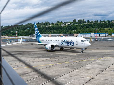 FAA orders partial 737 MAX 9 grounding after Alaska Airlines 'explosive' decompression incident ...