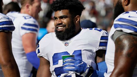 Ezekiel Elliott Can Play Sunday After Court Ruling - The New York Times