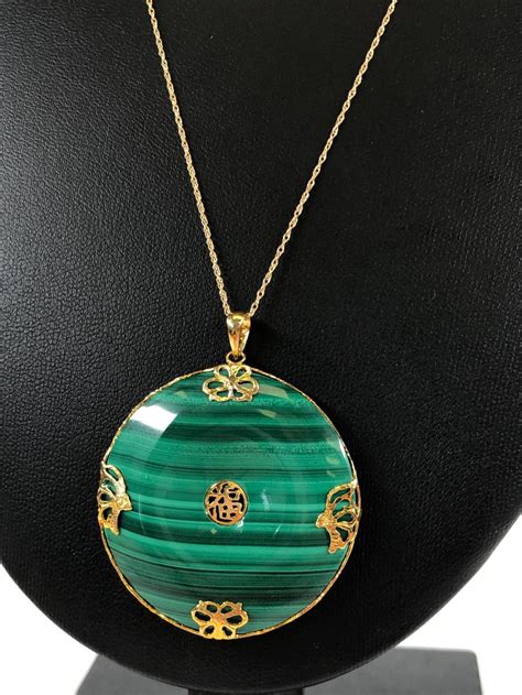 Lot - 14k Yellow Gold Malachite Pendant Necklace