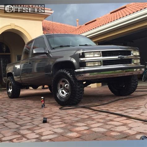 1997 Chevrolet C1500 Wheel Offset Aggressive > 1" Outside Fender Suspension Lift 4" | 25777 ...