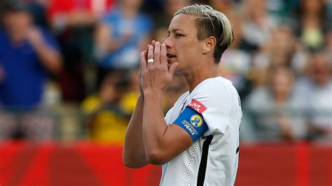 Abby Wambach apologizes for criticizing referee after World Cup win - LA Times