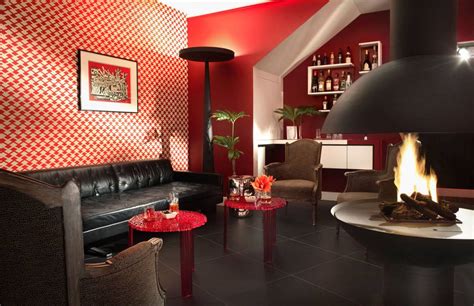 Hotel Opera Opal is a gay and lesbian friendly hotel in Paris.