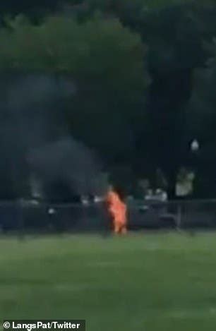 Man sets himself on fire and is seen engulfed in flames near the White House | Daily Mail Online