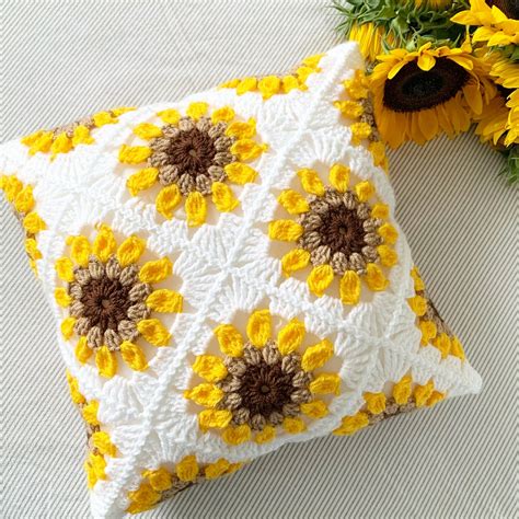 17 Stunning Free Crochet Sunflower Patterns (easy!) - Little World of Whimsy