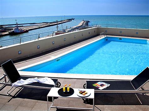 3 Hotels with Rooftop Pool in Fiumicino - Isa's Guide 2024