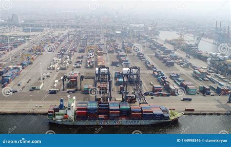 Container Loading at Jakarta Editorial Photo - Image of shipping, jakarta: 144998546