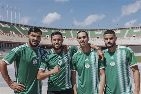 Algeria's new football kits pay homage to classic 1982 design | Esquire ...