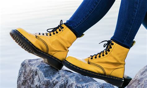 pair of yellow and black work boots free image | Peakpx