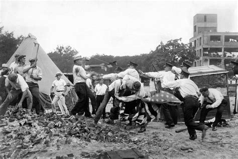 Bonus Army Veterans Battle Photograph by Everett - Fine Art America