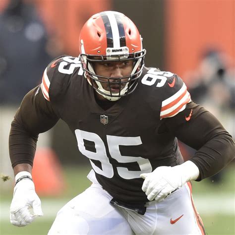 Myles Garrett Suffered Oblique Injury in Loss to Chiefs, Says Browns ...