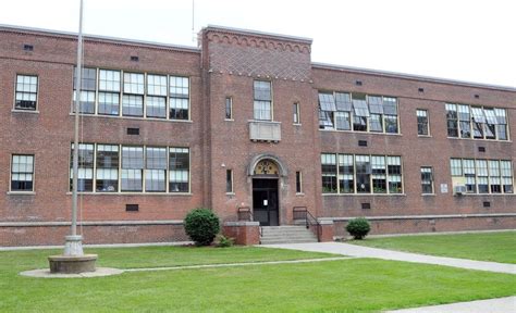 Springfield school system gets a 'B' in Harris Poll of students, teachers and parents - masslive.com