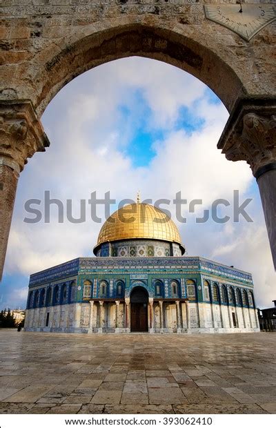 Aqsa Dome: Over 8,373 Royalty-Free Licensable Stock Photos | Shutterstock