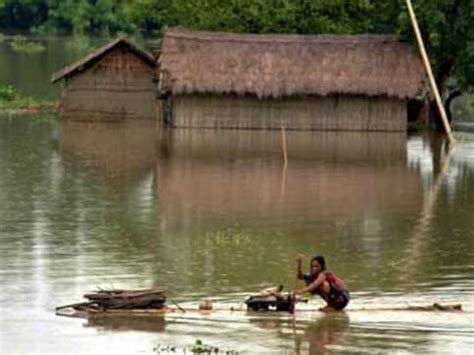 River Kosi floods 50 villages in Bihar, forces people to abandon their ...