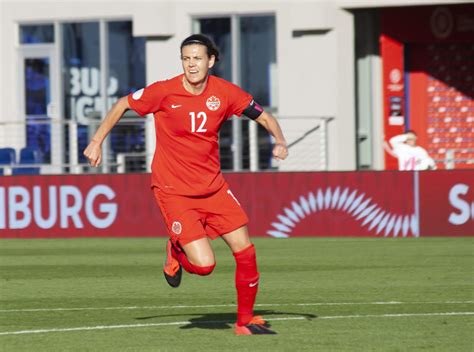 Christine Sinclair sets all-time international scoring record with ...