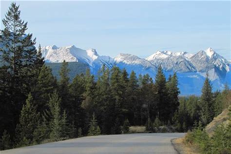 LIVING TRAVEL - JASPER, CANADA - 2009