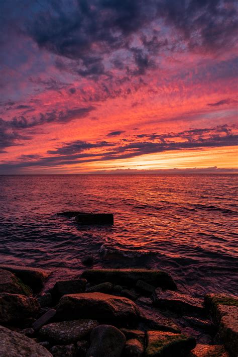 Lake Erie Sunset. Cleveland, Ohio. [OC][2033 x 3048] : EarthPorn