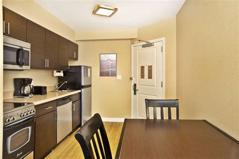 TownePlace Suites Republic Airport Long Island/Farmingdale Suite ...