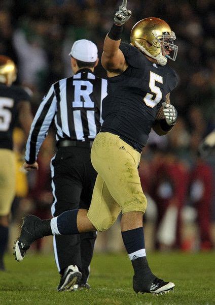 Manti Te'o | Notre dame football, Notre dame fighting irish, Notre dame