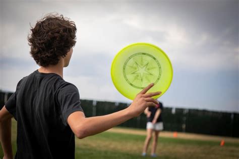 Ultimate Frisbee, the Ulteammate Game – The Royal Banner