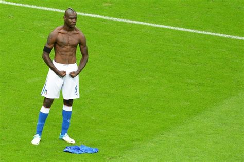 Balotelli relives EURO 2012 wondergoal against Germany on social media ...