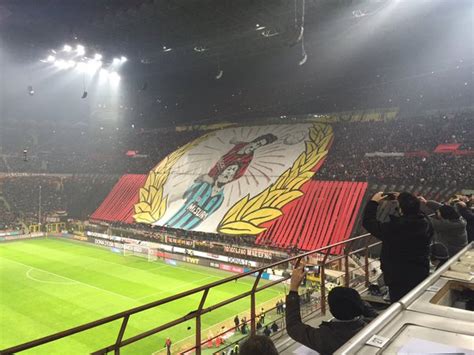 AC Milan & Inter Milan's fans unveil spectacular crowd choreography ...