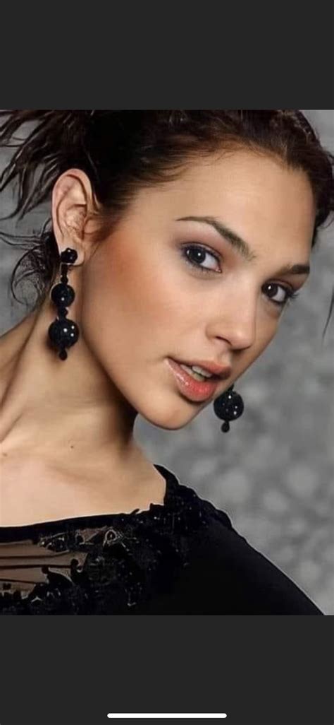 Pin by Monty Buckles on Gal Gadot | Gal gadot, Fashion, Gal