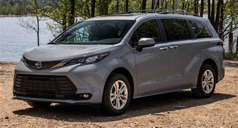 2022 Toyota Sienna Woodland Edition Is A Lifted Minivan Targeting SUV Buyers | Carscoops