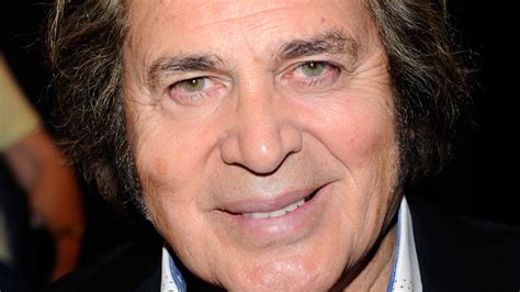 Engelbert Humperdinck Dishes on His New Duets Album! - Closer Weekly