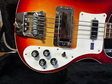 Rickenbacker 4003 Fireglo 2012 - Some Neck Guitars