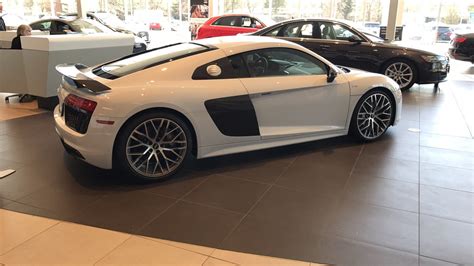 Audi R8 showroom Saturday : Audi