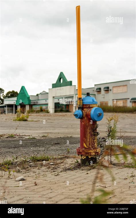 old fire hydrant Stock Photo - Alamy