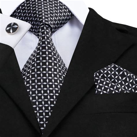 Silk Black White Geometric Necktie Hanky Cufflinks Set | Style vestimentaire homme, Habillement ...