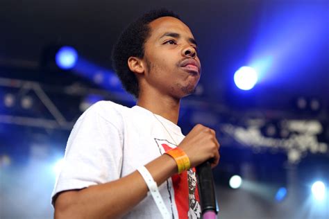 WATCH: Earl Sweatshirt Levels an Australian Fan After He Rushes The Stage, Then Explains on ...