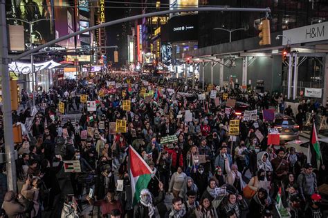 Protests in Manhattan Amidst Cancelled Christmas in Bethlehem | New ...