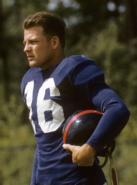 Frank Gifford, New York Giants... Passed away 8/2015,age 88. I know he was a Giant but he was a ...