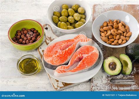 Food Sources of Unsaturated Fats. Stock Image - Image of green, sources: 76221521