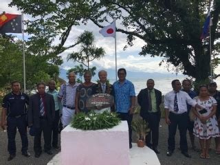 Ambassador Watanabe paid tribute at war memorial monument in Alotau | Embassy of Japan in Papua ...