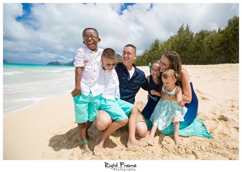 Hawaii Family Pictures at the Beach | Oahu Family Photographer in Honolulu