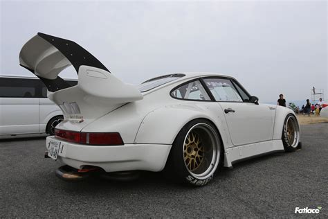 Toshi’s Porsche 930 RWB – Fatlace™ Since 1999